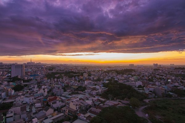 Quelles sont les meilleures pratiques pour camper en région de haute montagne en automne?